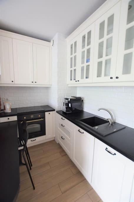 Apartament Z Podziemnym Parkingiem Ulica Wroclawska Krakau Buitenkant foto